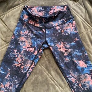 Flower patterned lululemon leggings size 4